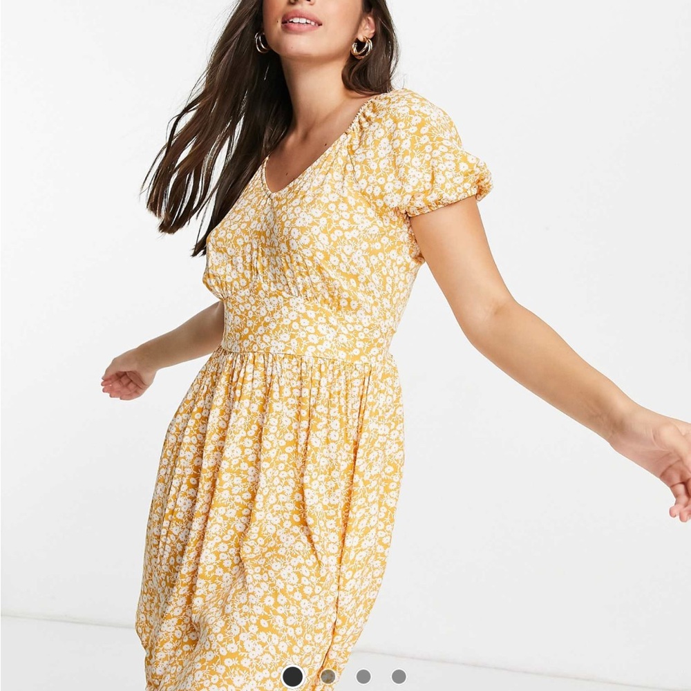 Yellow and White V-Neck Flutter Sleeve Midi Sundress